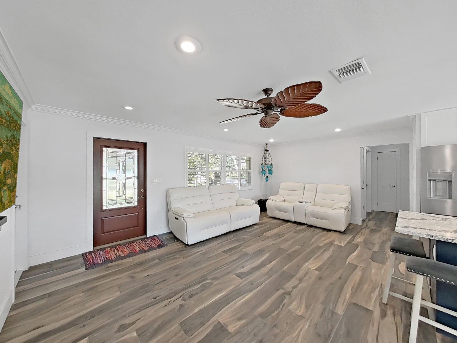 Image 6 of 52 For 11876 Walker Avenue