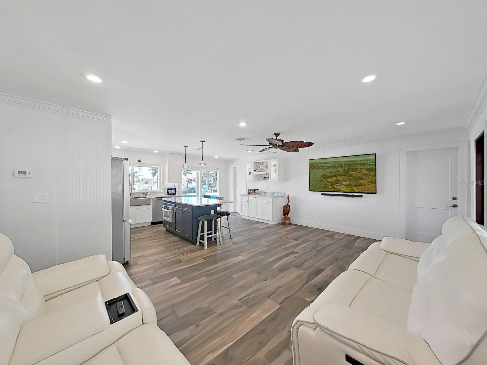 Image 7 of 52 For 11876 Walker Avenue