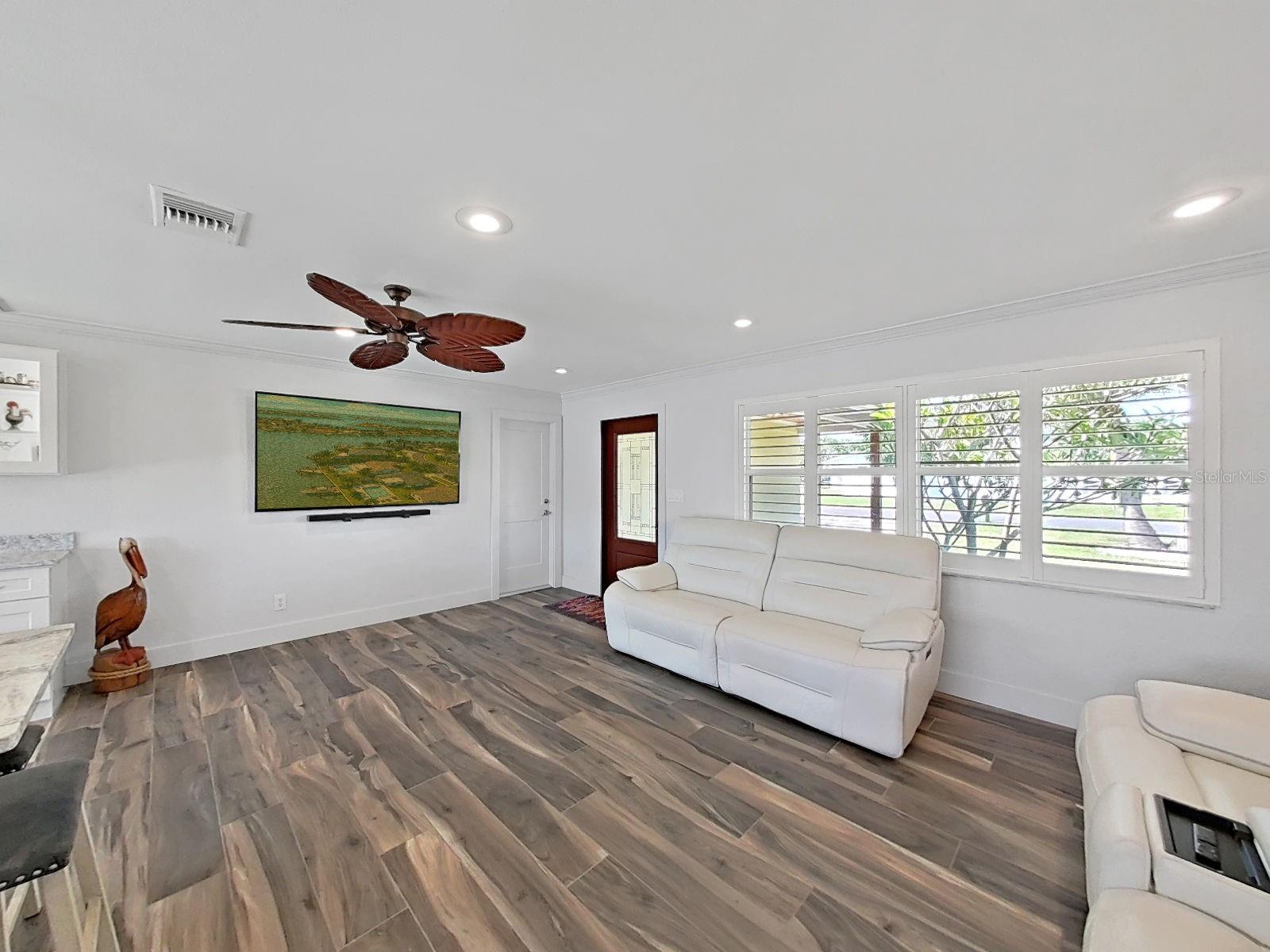 Image 8 of 52 For 11876 Walker Avenue