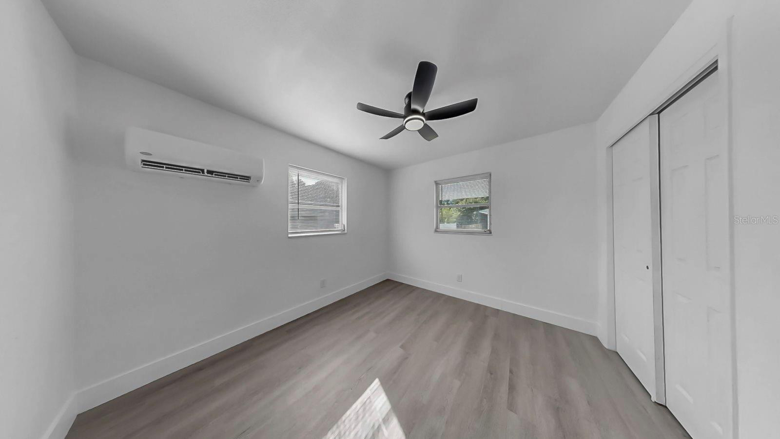 Listing photo id 28 for 730 Lynndale Street N