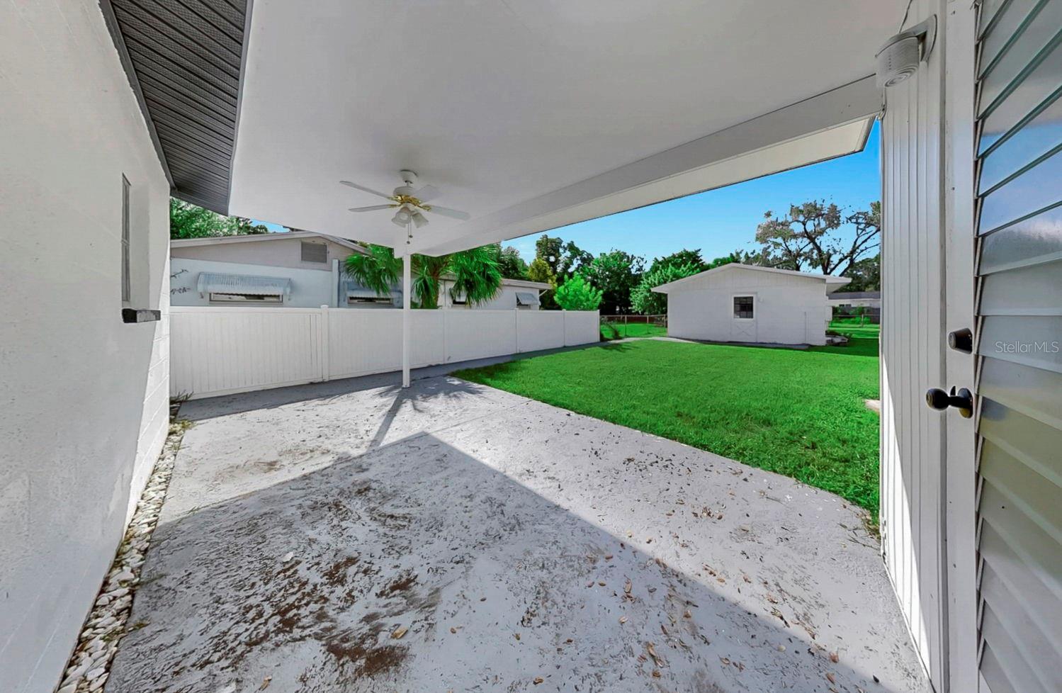 Listing photo id 31 for 730 Lynndale Street N