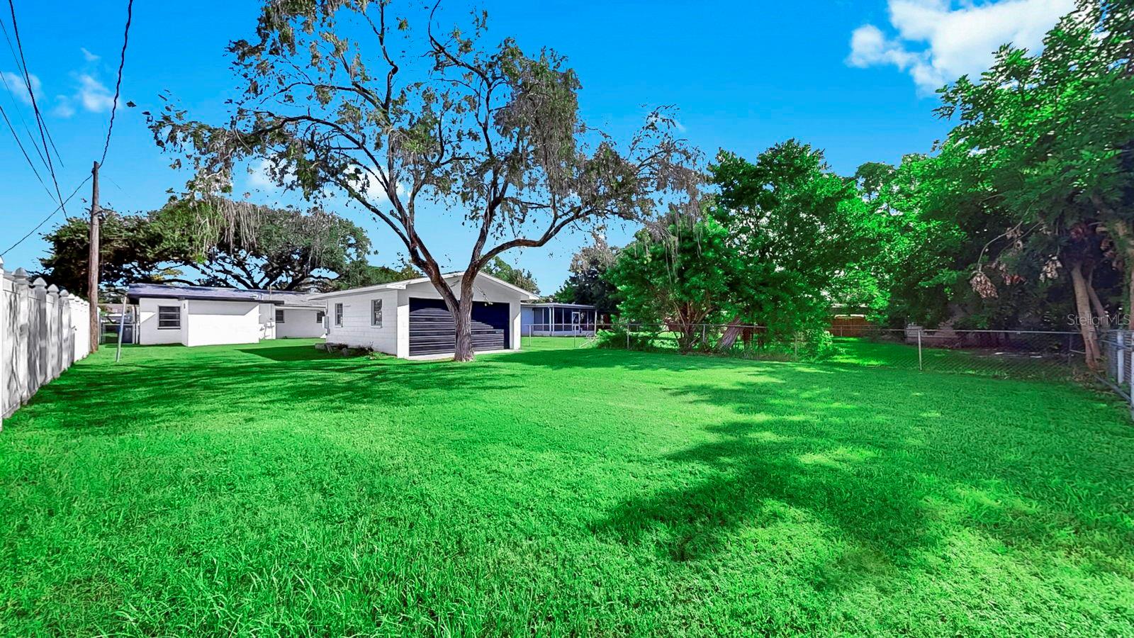 Listing photo id 36 for 730 Lynndale Street N