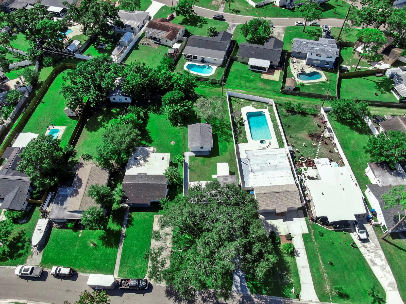 Listing photo id 43 for 730 Lynndale Street N