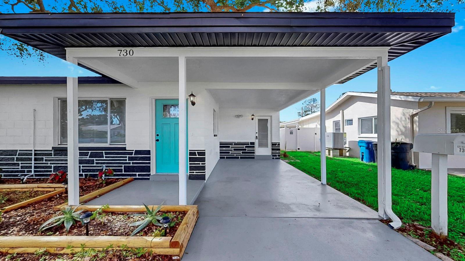 Listing photo id 4 for 730 Lynndale Street N