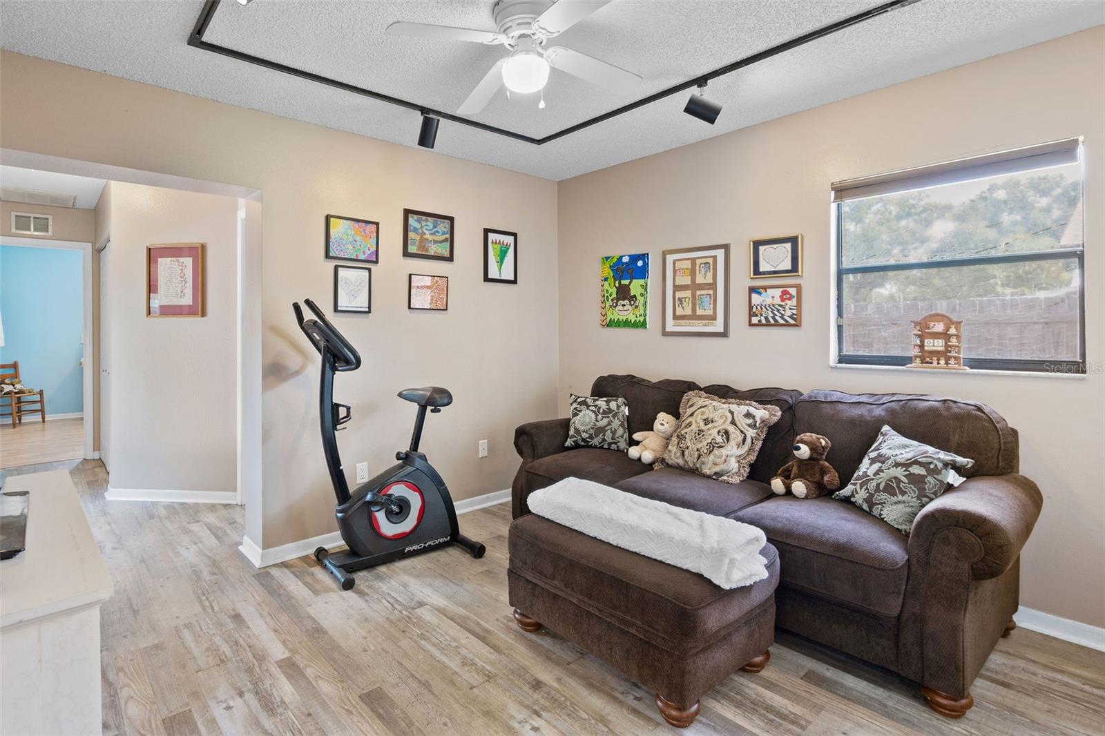 Image 23 of 34 For 2128 Karan Way