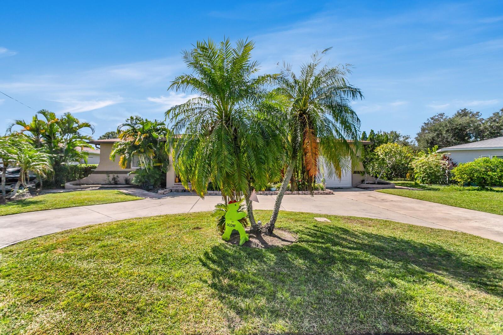 Image 14 of 40 For 4864 Lake Charles Drive N