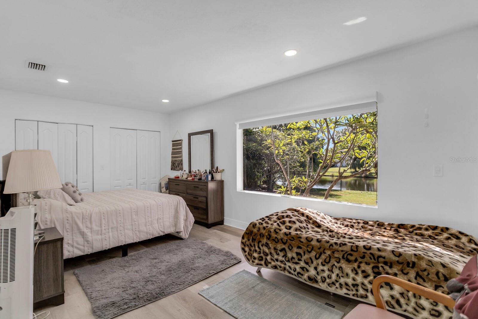 Image 29 of 40 For 4864 Lake Charles Drive N