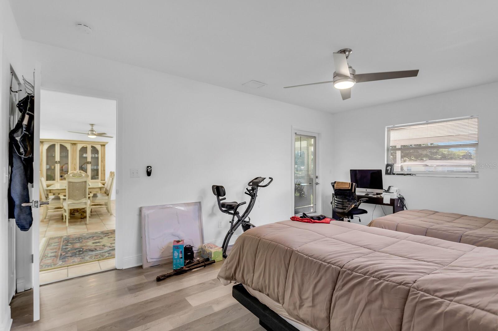 Image 32 of 40 For 4864 Lake Charles Drive N