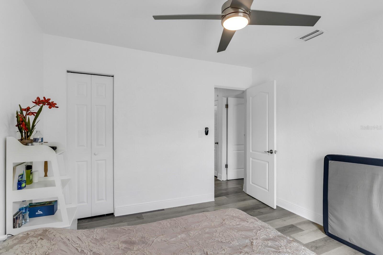 Image 36 of 40 For 4864 Lake Charles Drive N
