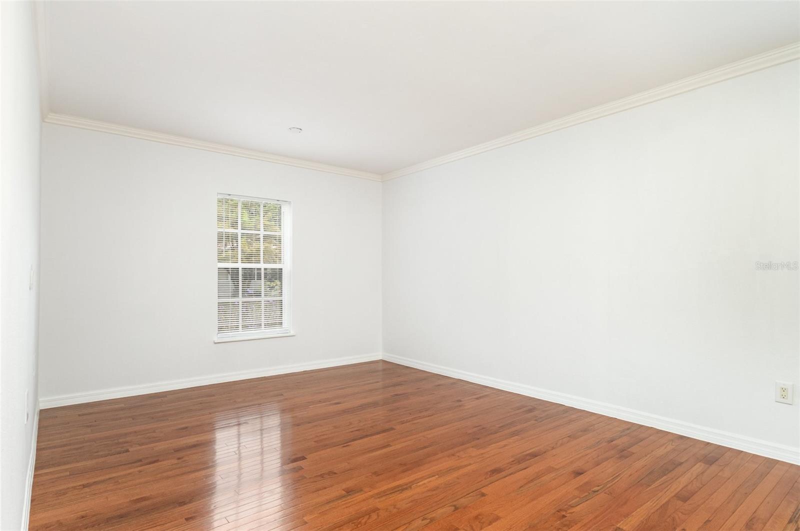 Image 11 of 37 For 932 Augusta Street