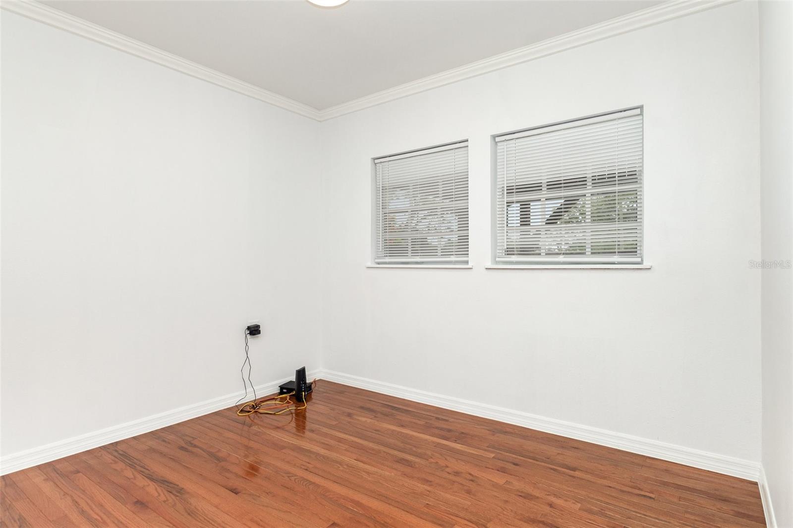 Image 17 of 37 For 932 Augusta Street