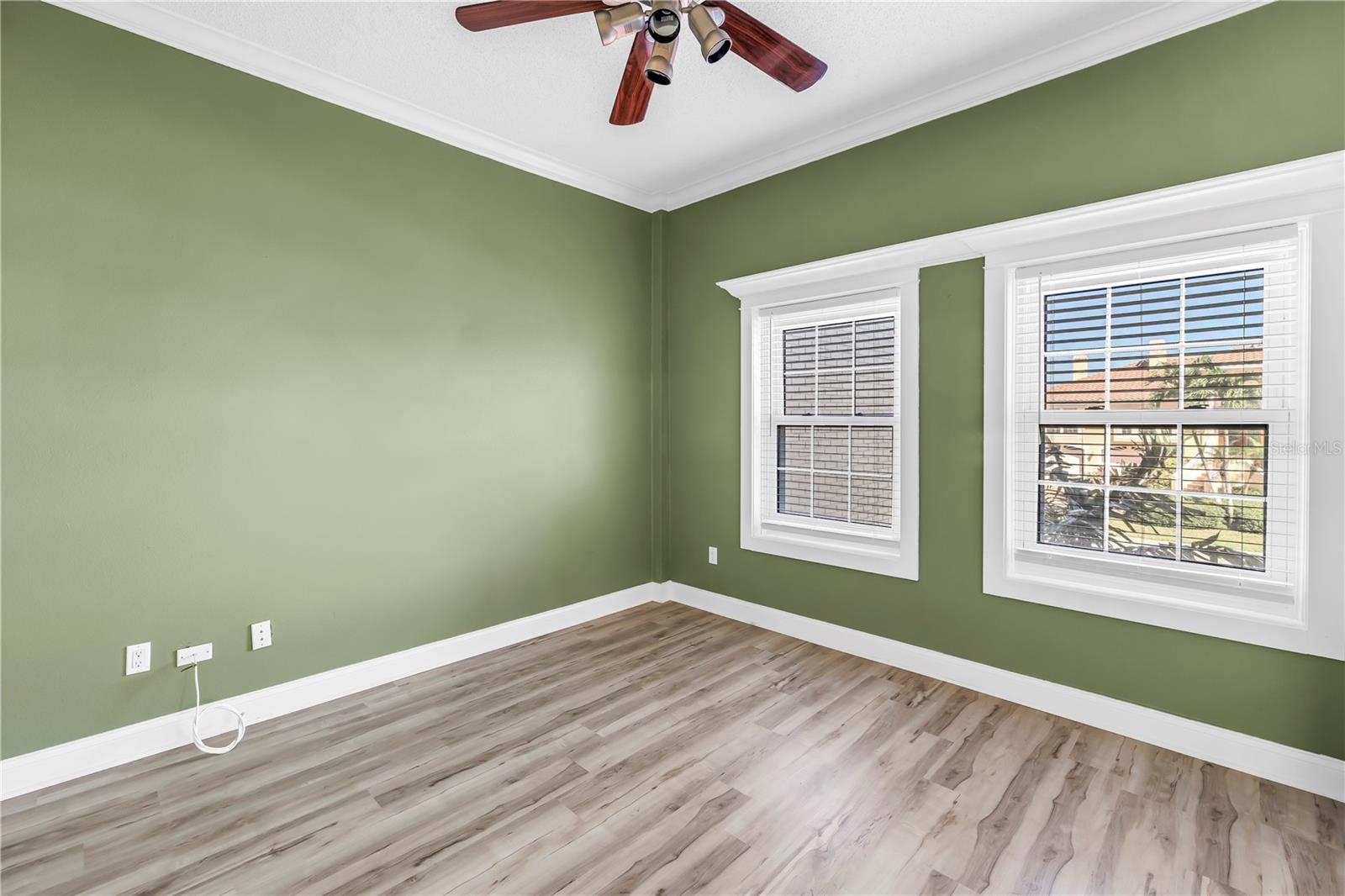 Image 51 of 86 For 104 5th Street E