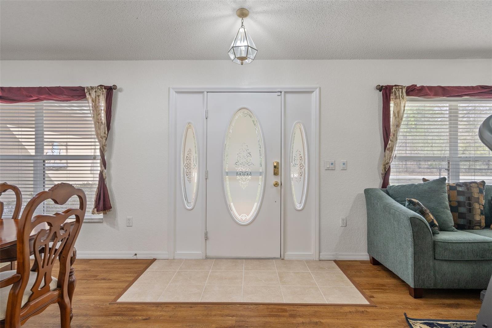 Listing photo id 16 for 18279 Mairdale Road