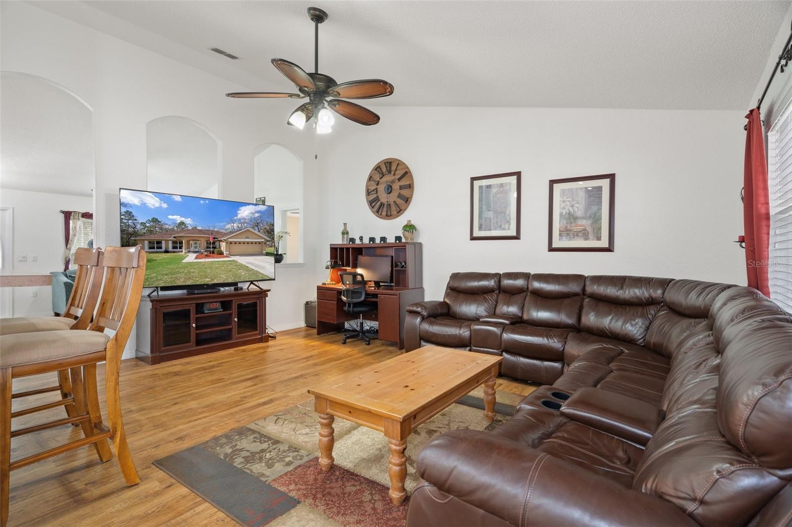 Listing photo id 20 for 18279 Mairdale Road