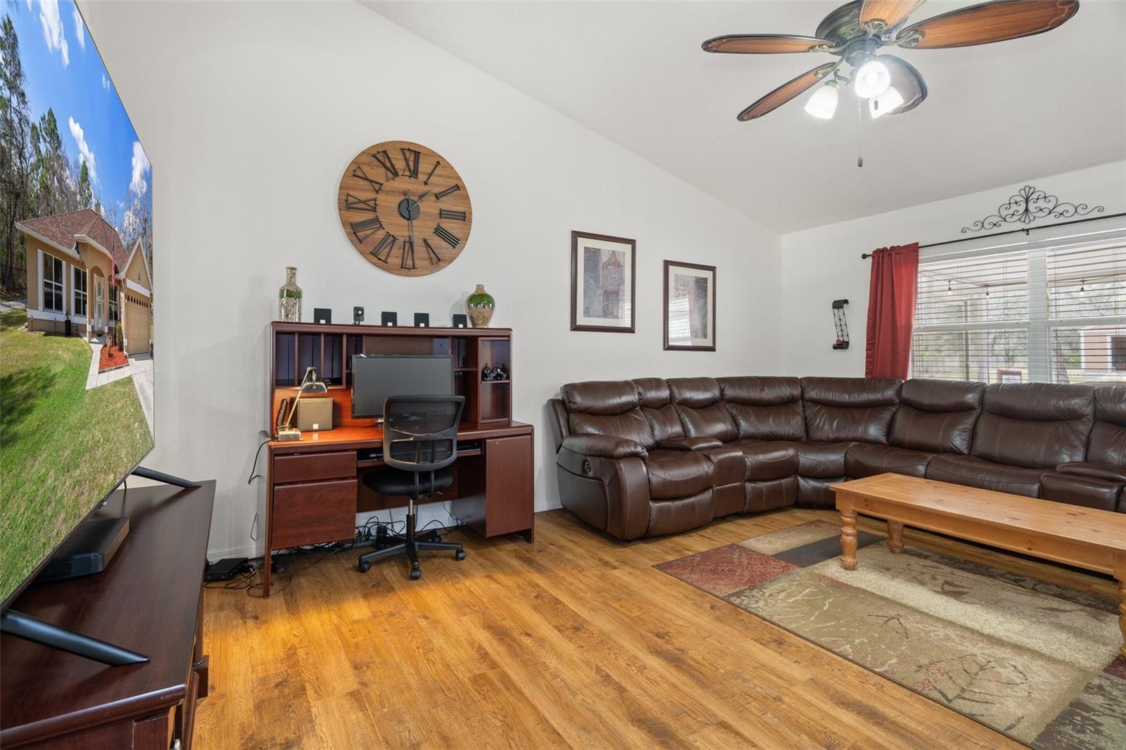 Listing photo id 21 for 18279 Mairdale Road