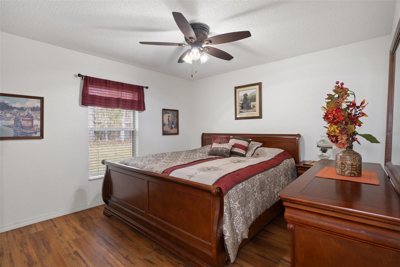 Listing photo id 31 for 18279 Mairdale Road