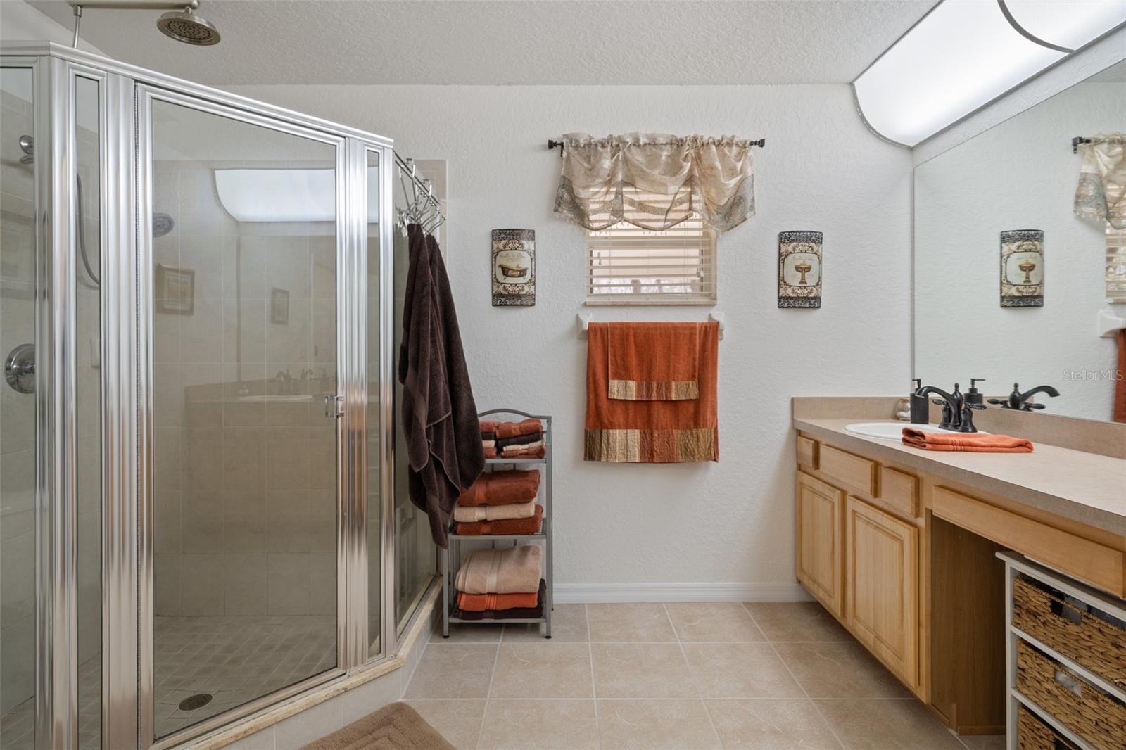 Listing photo id 33 for 18279 Mairdale Road