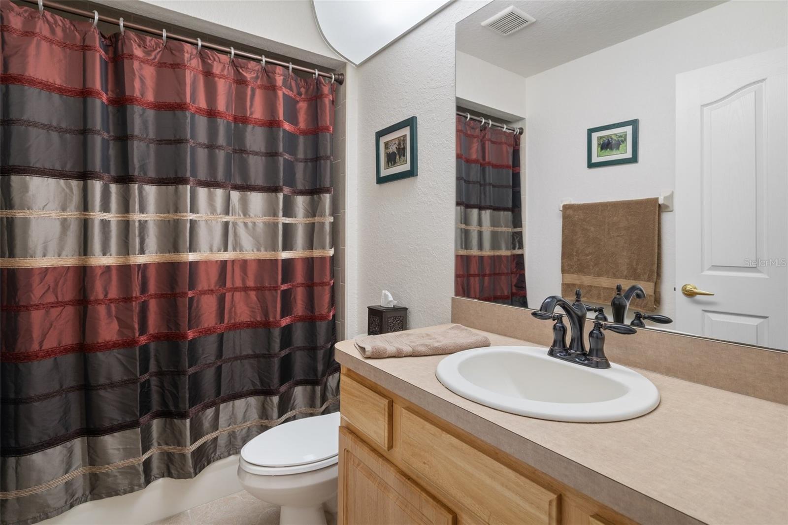 Listing photo id 37 for 18279 Mairdale Road