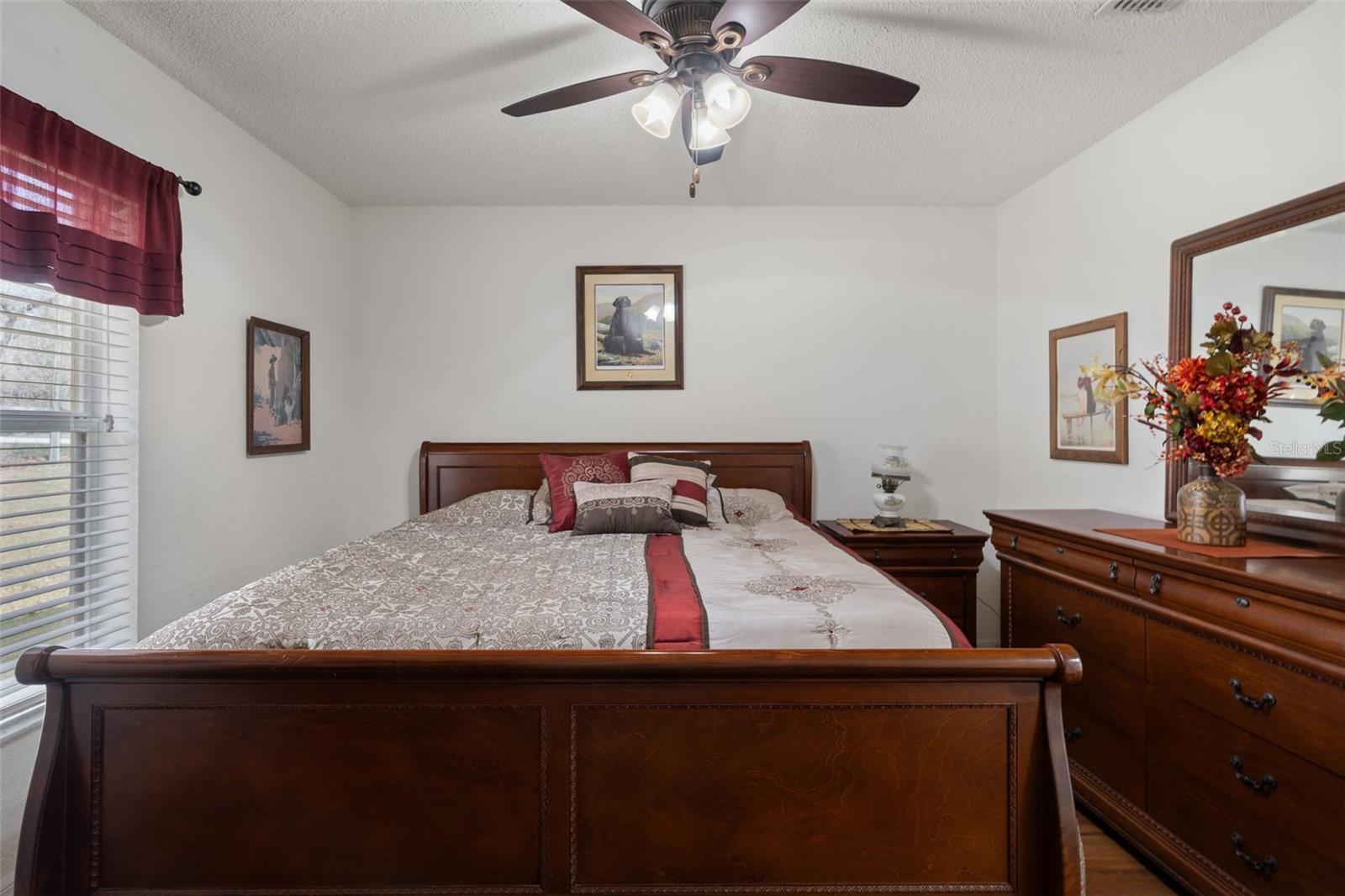 Listing photo id 38 for 18279 Mairdale Road