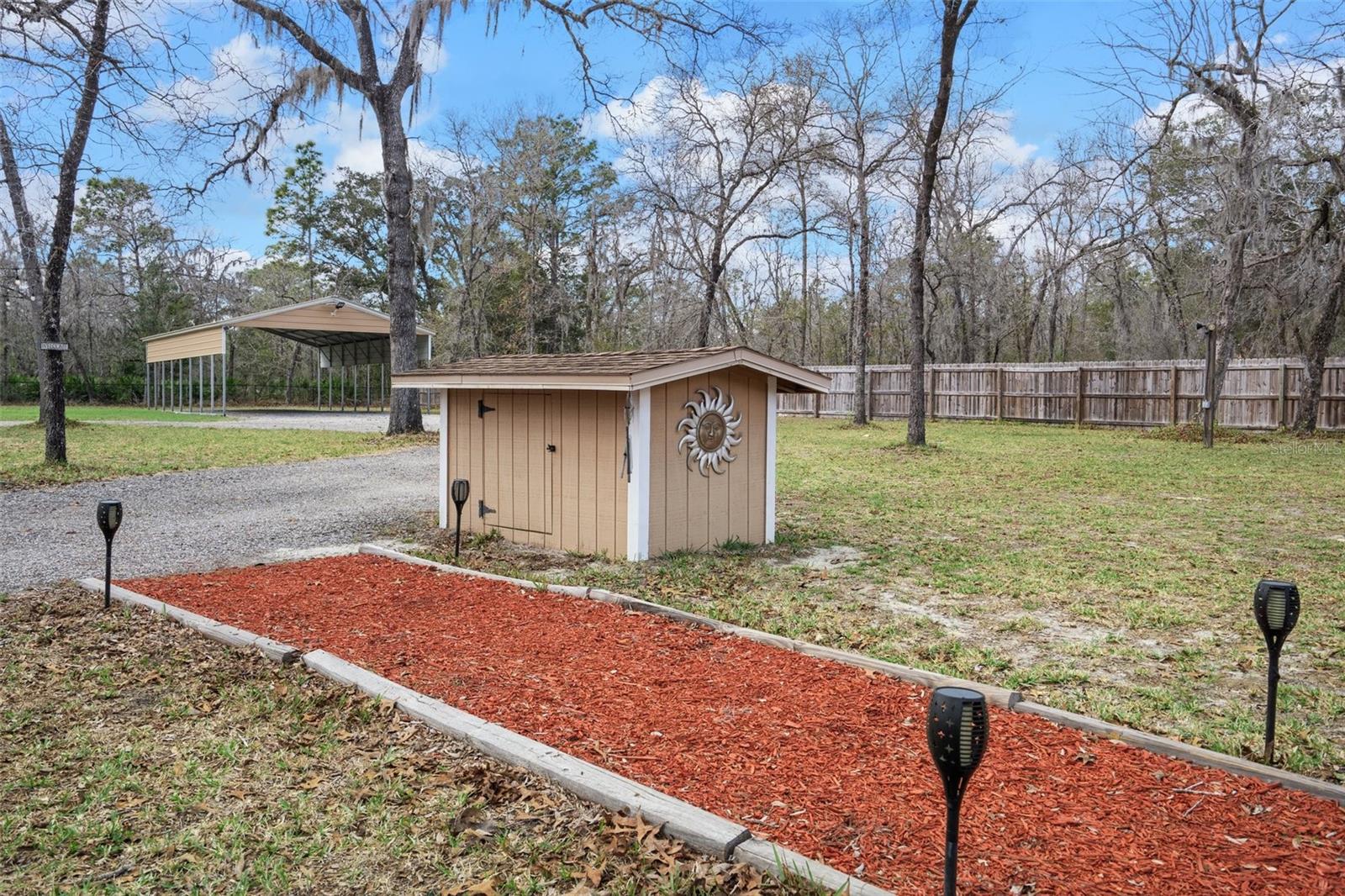 Listing photo id 50 for 18279 Mairdale Road