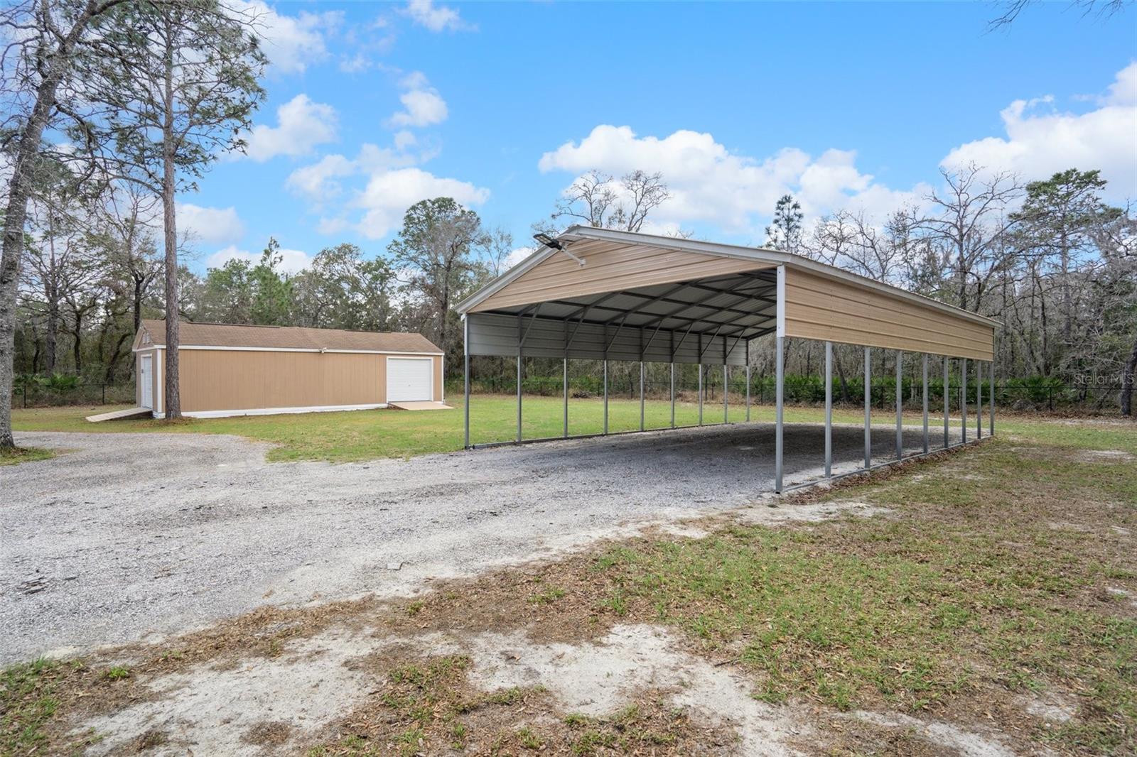 Listing photo id 51 for 18279 Mairdale Road