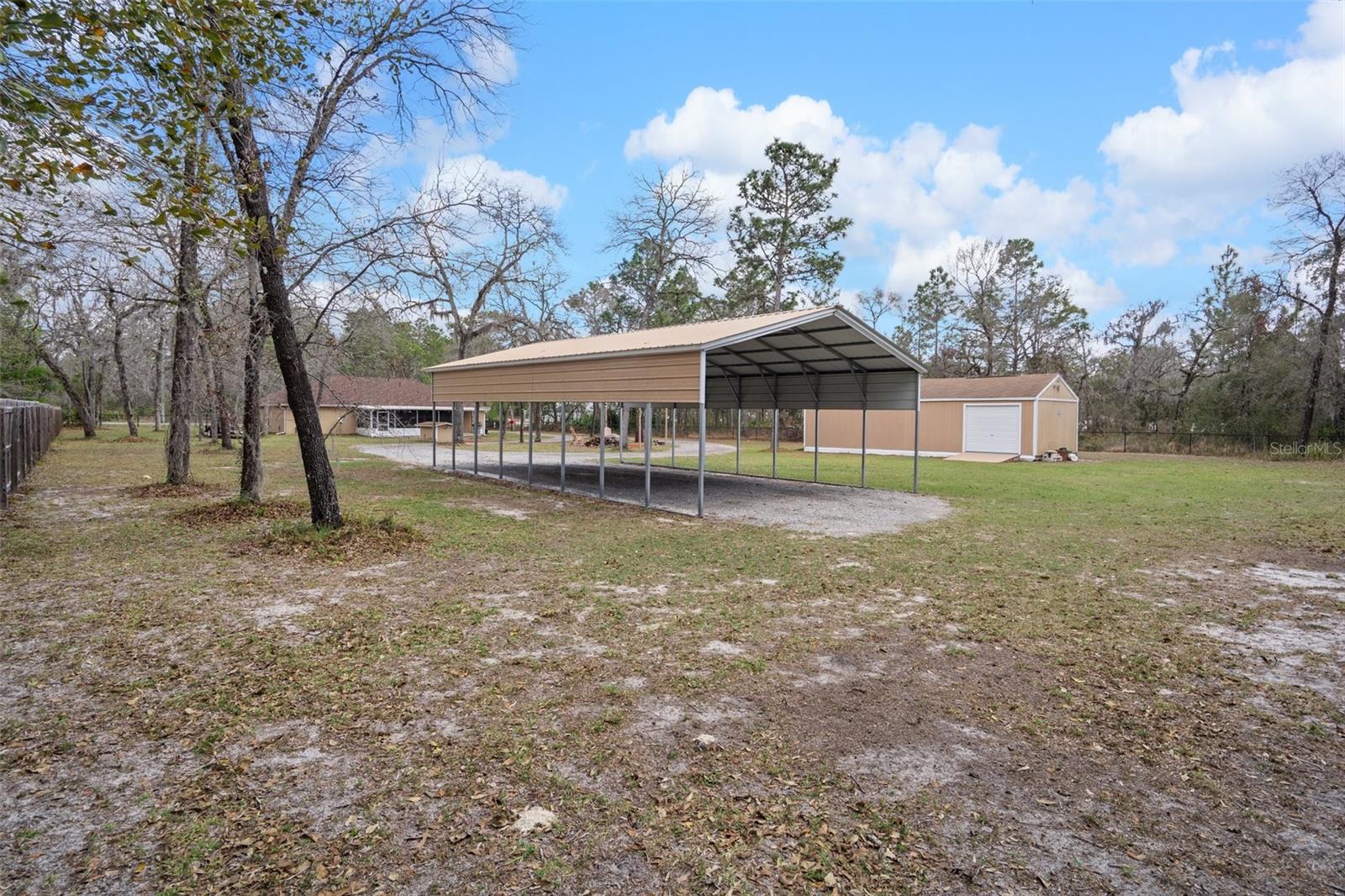 Listing photo id 52 for 18279 Mairdale Road