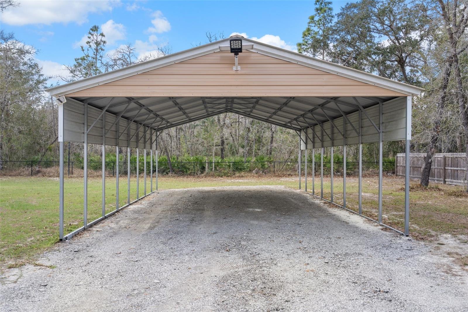 Listing photo id 55 for 18279 Mairdale Road