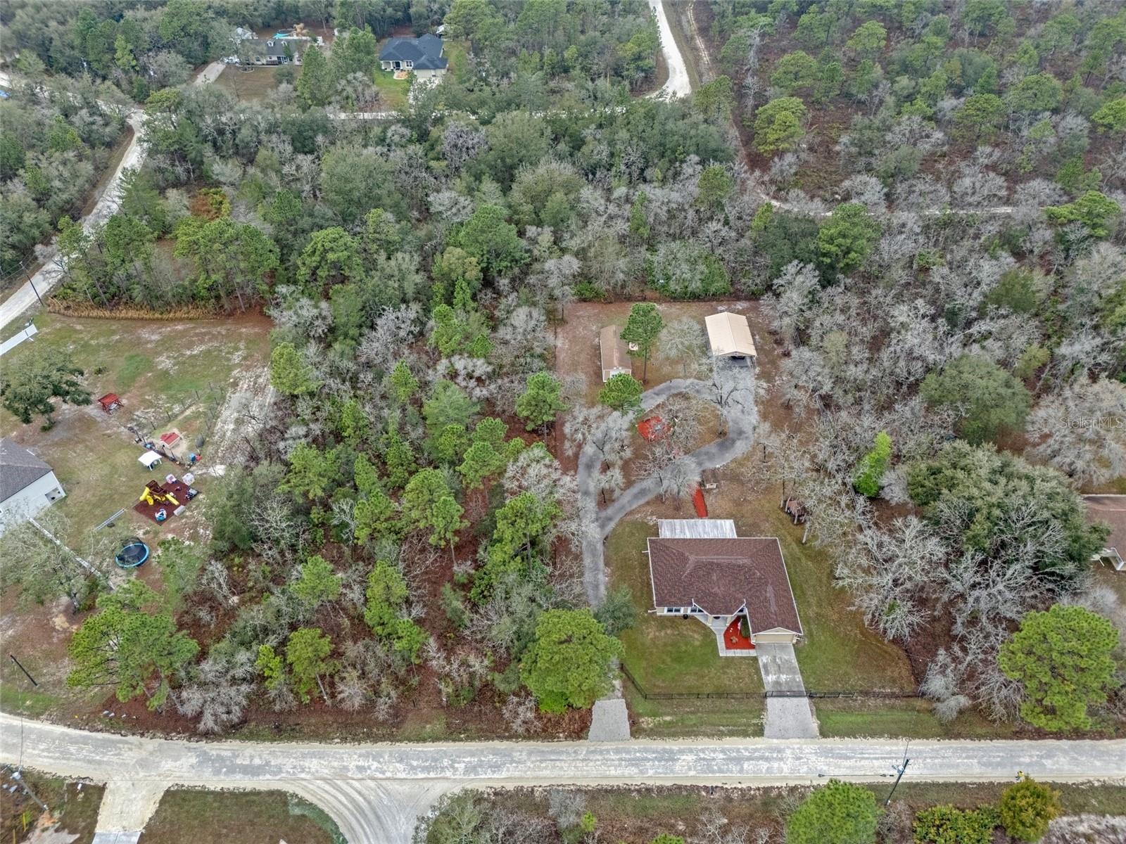 Listing photo id 56 for 18279 Mairdale Road