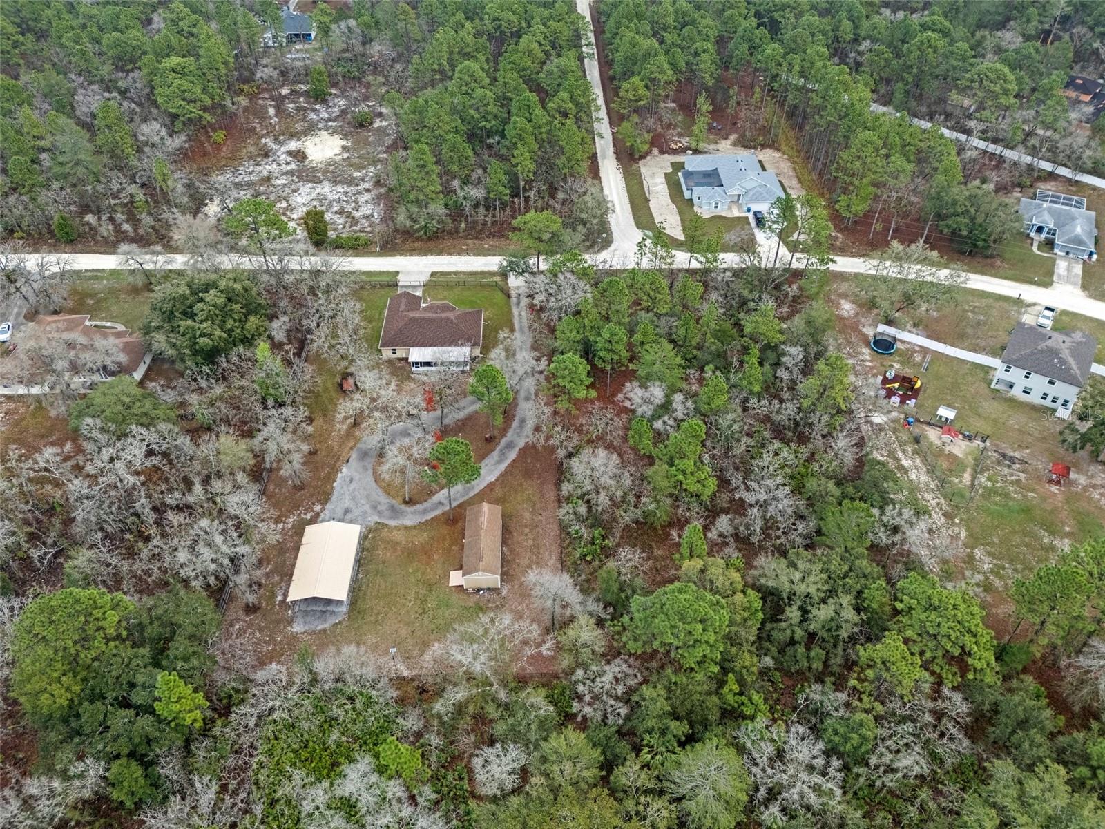 Listing photo id 57 for 18279 Mairdale Road