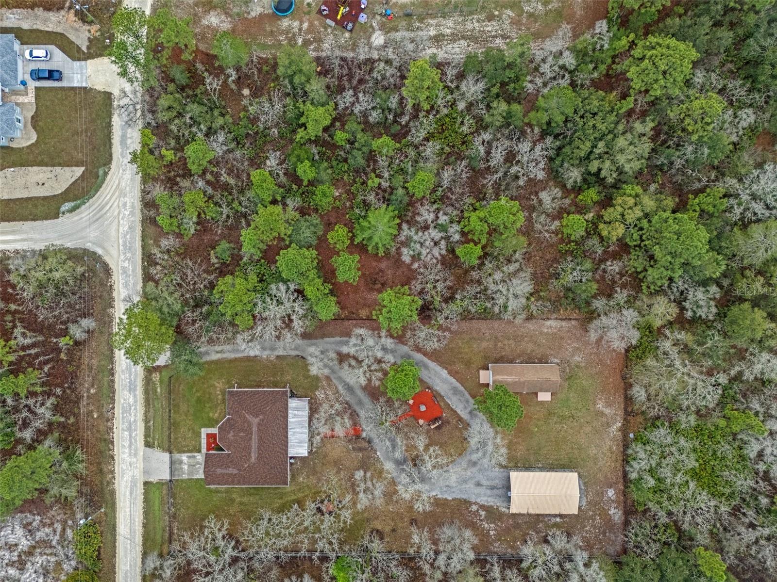 Listing photo id 59 for 18279 Mairdale Road