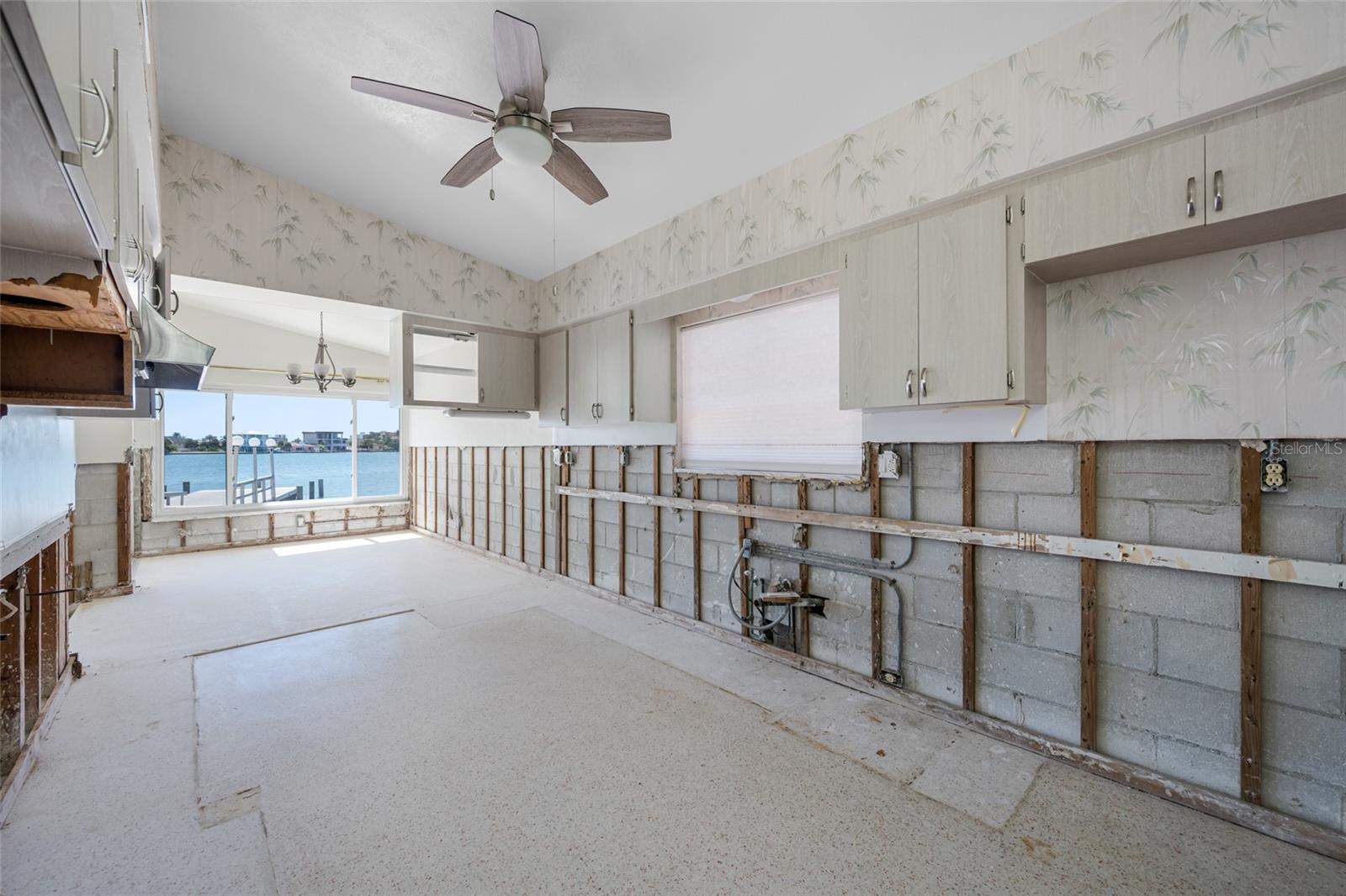 Image 10 of 43 For 5840 Bali Way S