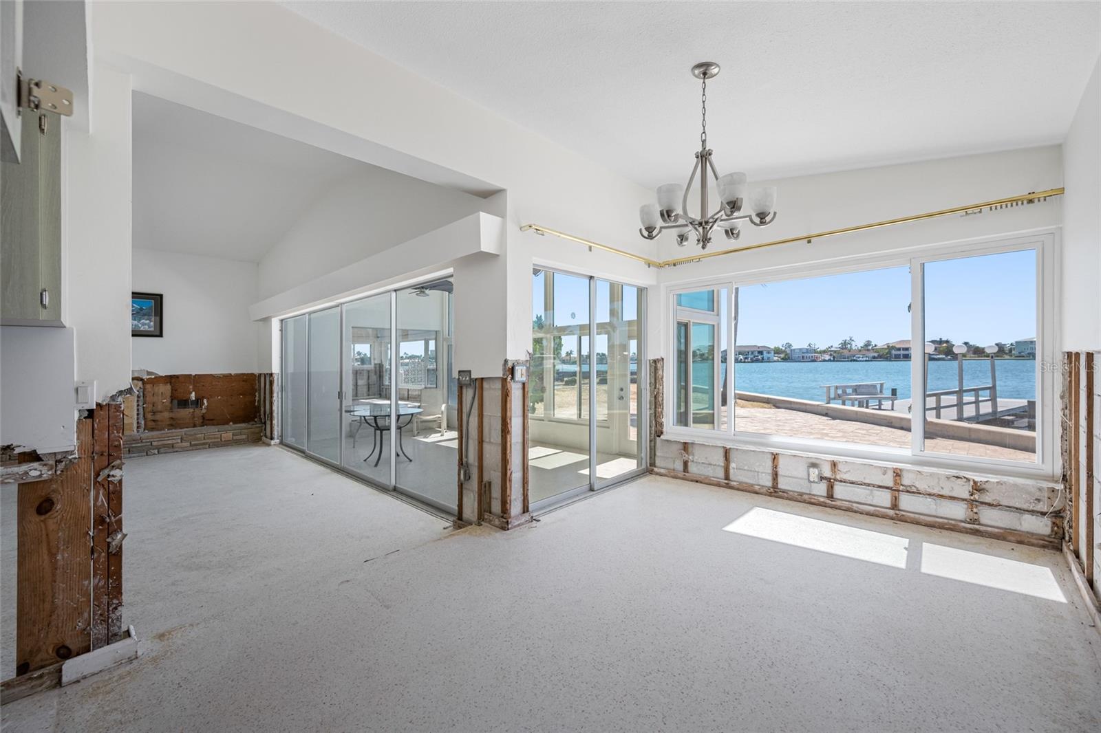 Image 12 of 43 For 5840 Bali Way S