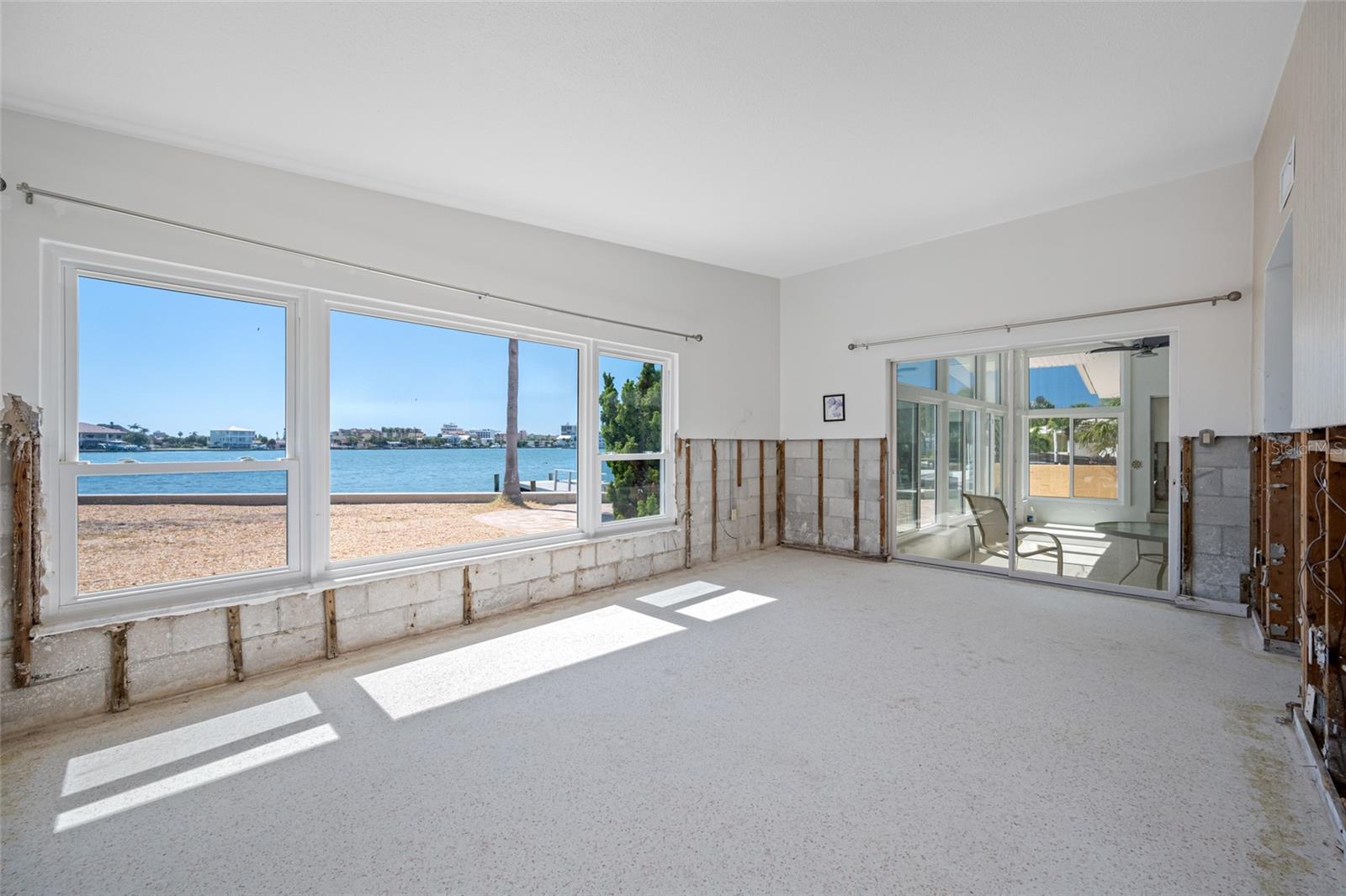 Image 14 of 43 For 5840 Bali Way S