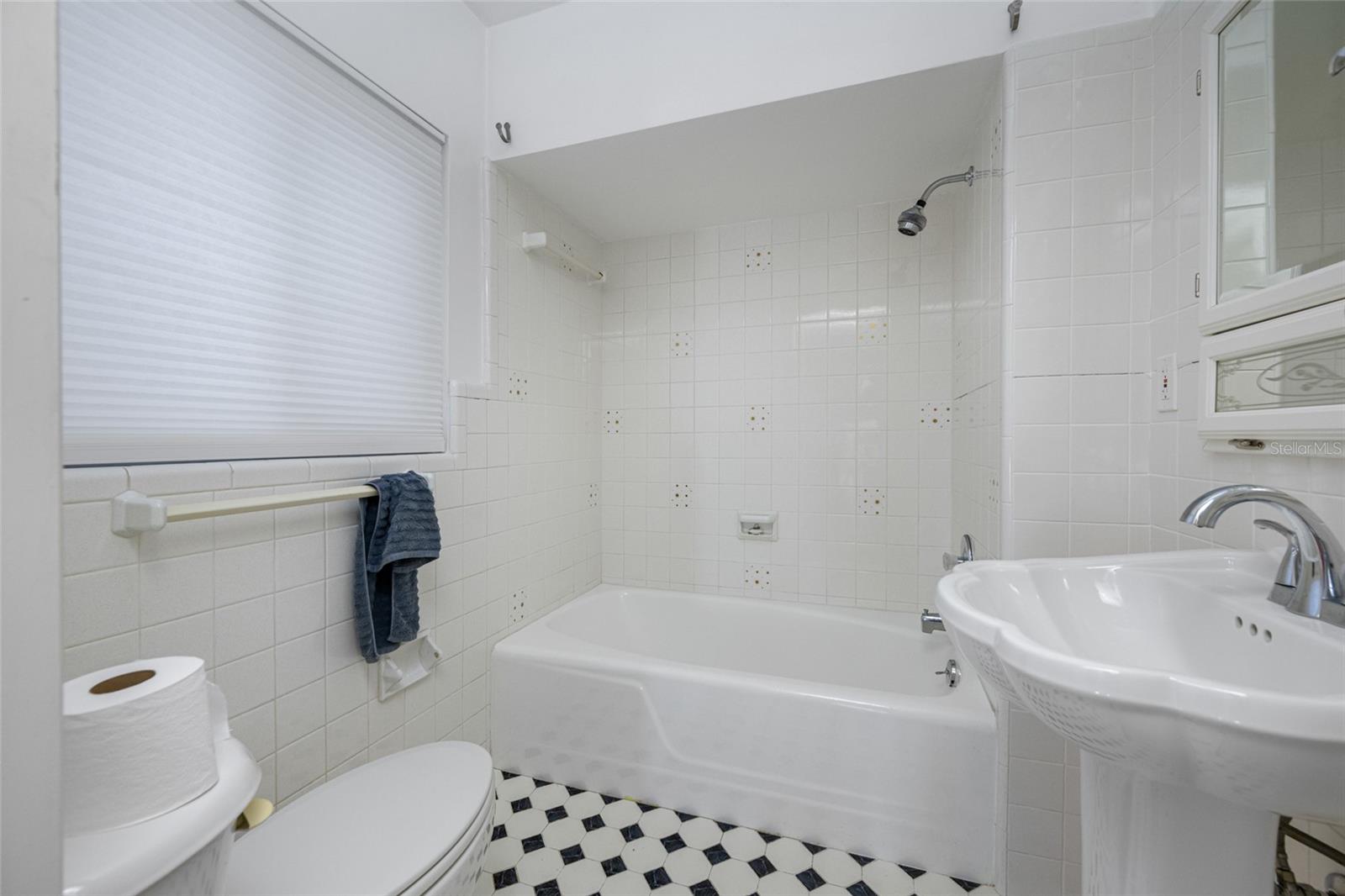 Image 22 of 43 For 5840 Bali Way S