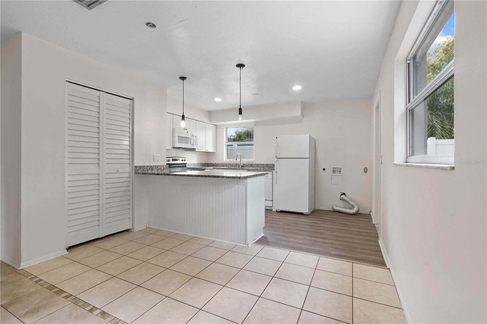 Image 4 of 15 For 15736 Morgan Street