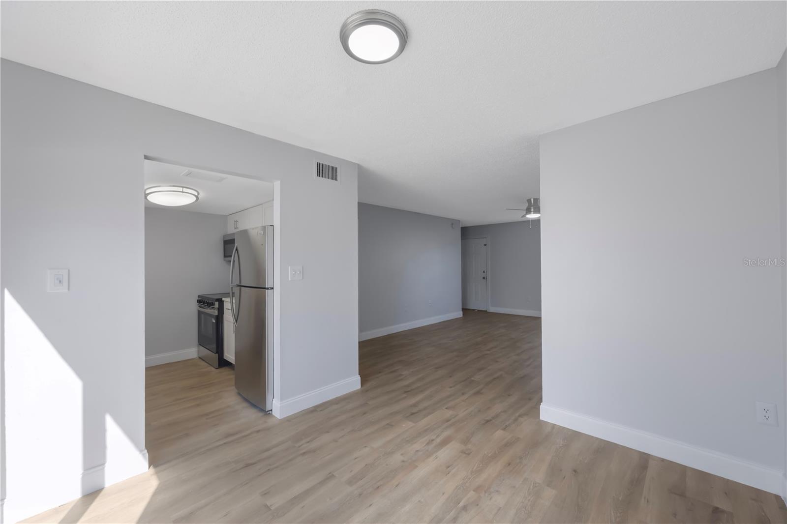 Image 10 of 31 For 7000 Burlington Avenue North  198
