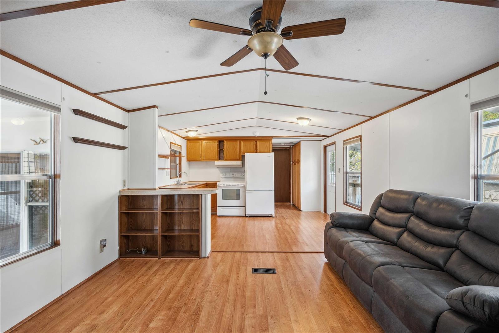 Image 12 of 34 For 5015 Shirley Circle