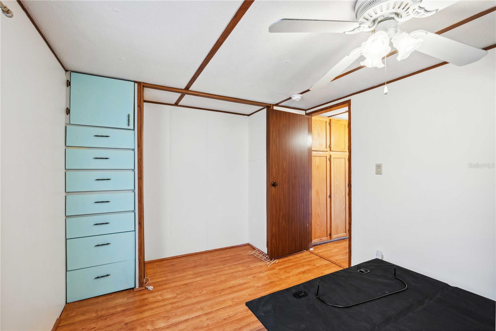 Image 19 of 34 For 5015 Shirley Circle