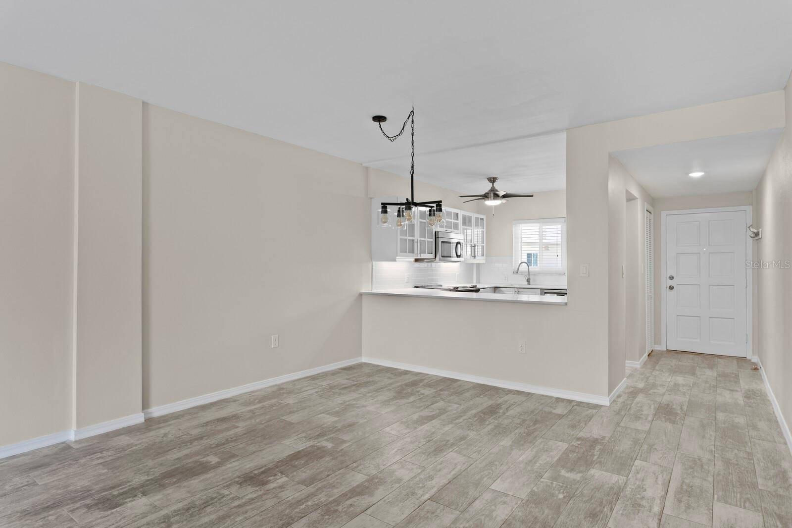 Image 4 of 37 For 1200 Shore Drive Ne 316