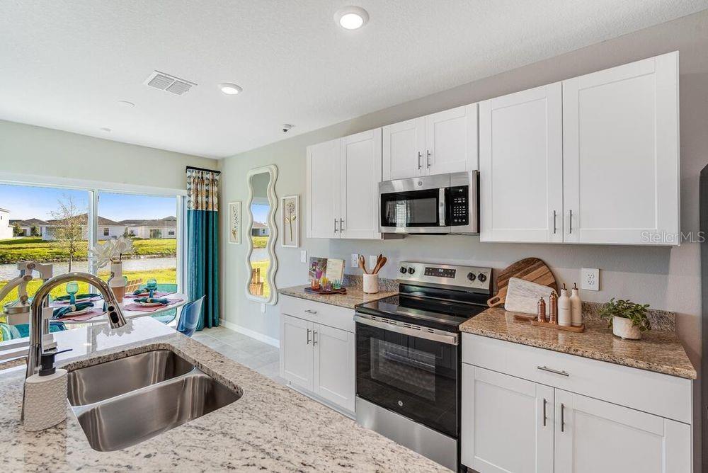 Image 22 of 31 For 13237 Tropical Breeze Way