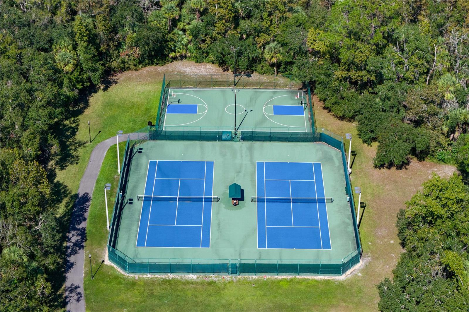 Image 92 of 94 For 16303 Heathrow Drive