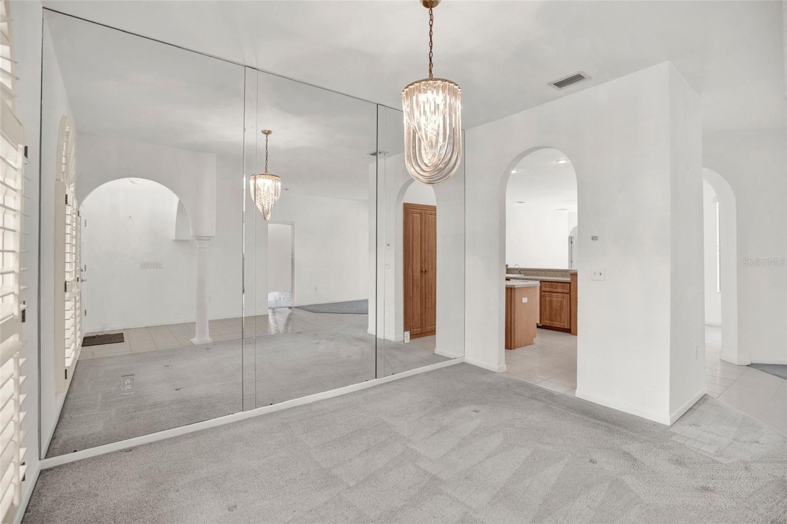 Image 11 of 93 For 4405 Worthington Circle
