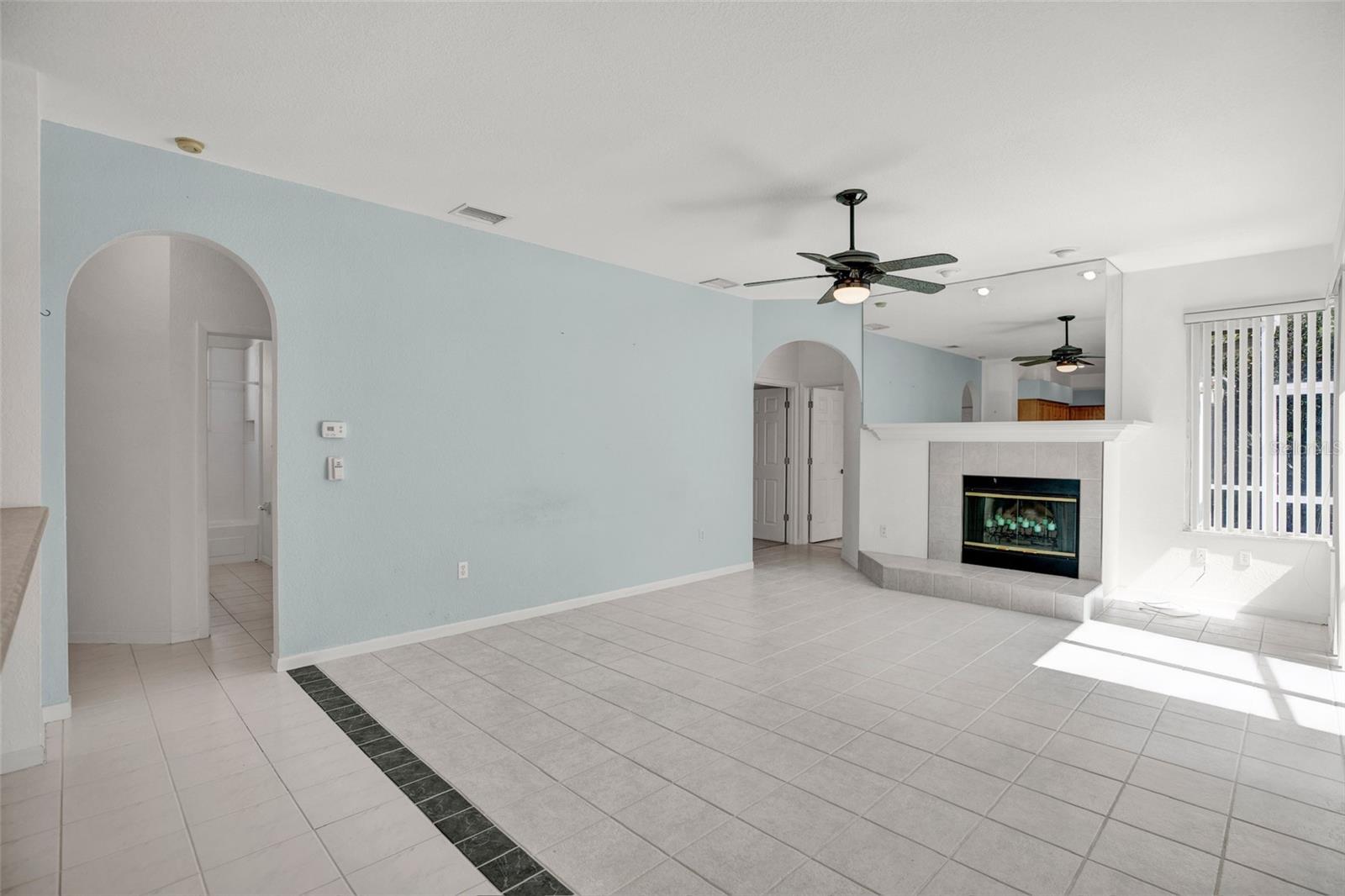 Image 17 of 93 For 4405 Worthington Circle