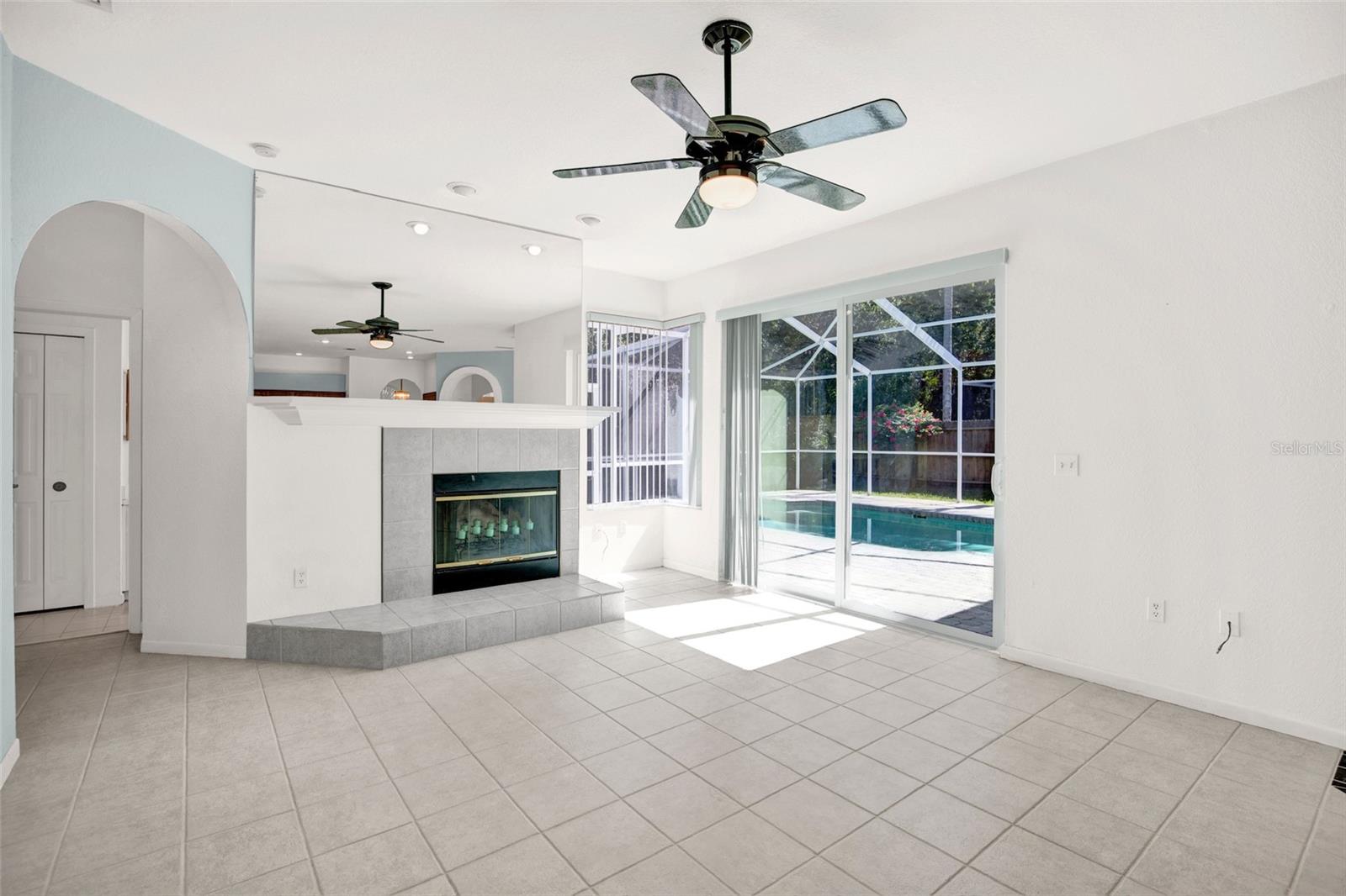 Image 18 of 93 For 4405 Worthington Circle