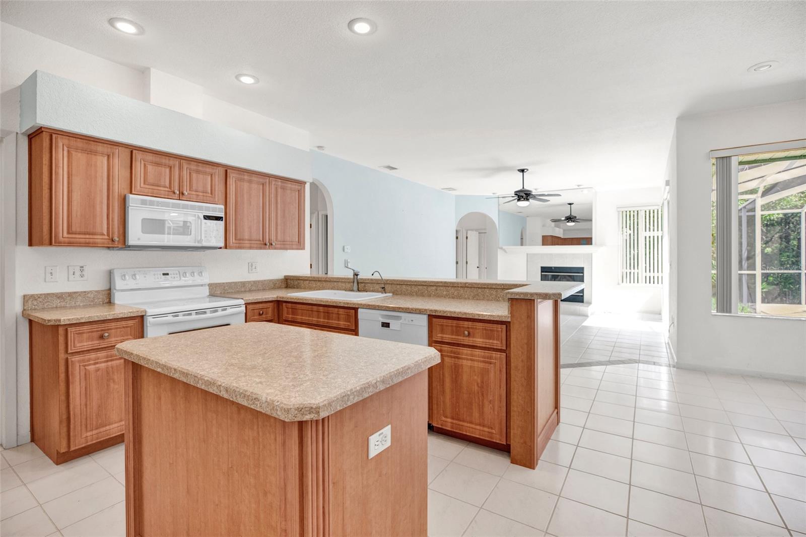 Image 33 of 93 For 4405 Worthington Circle