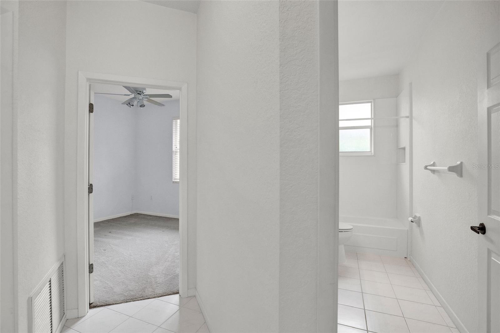 Image 40 of 93 For 4405 Worthington Circle