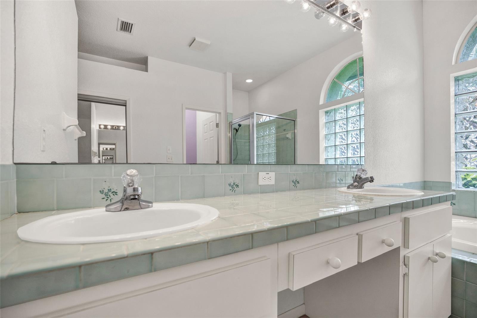 Image 62 of 93 For 4405 Worthington Circle