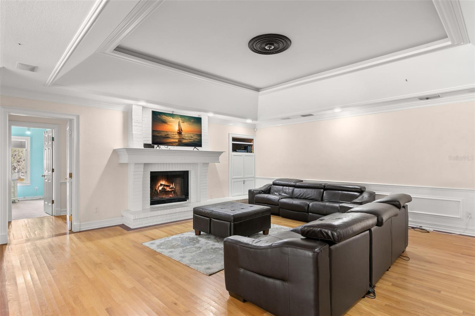 Image 12 of 72 For 3498 Shoreline Circle