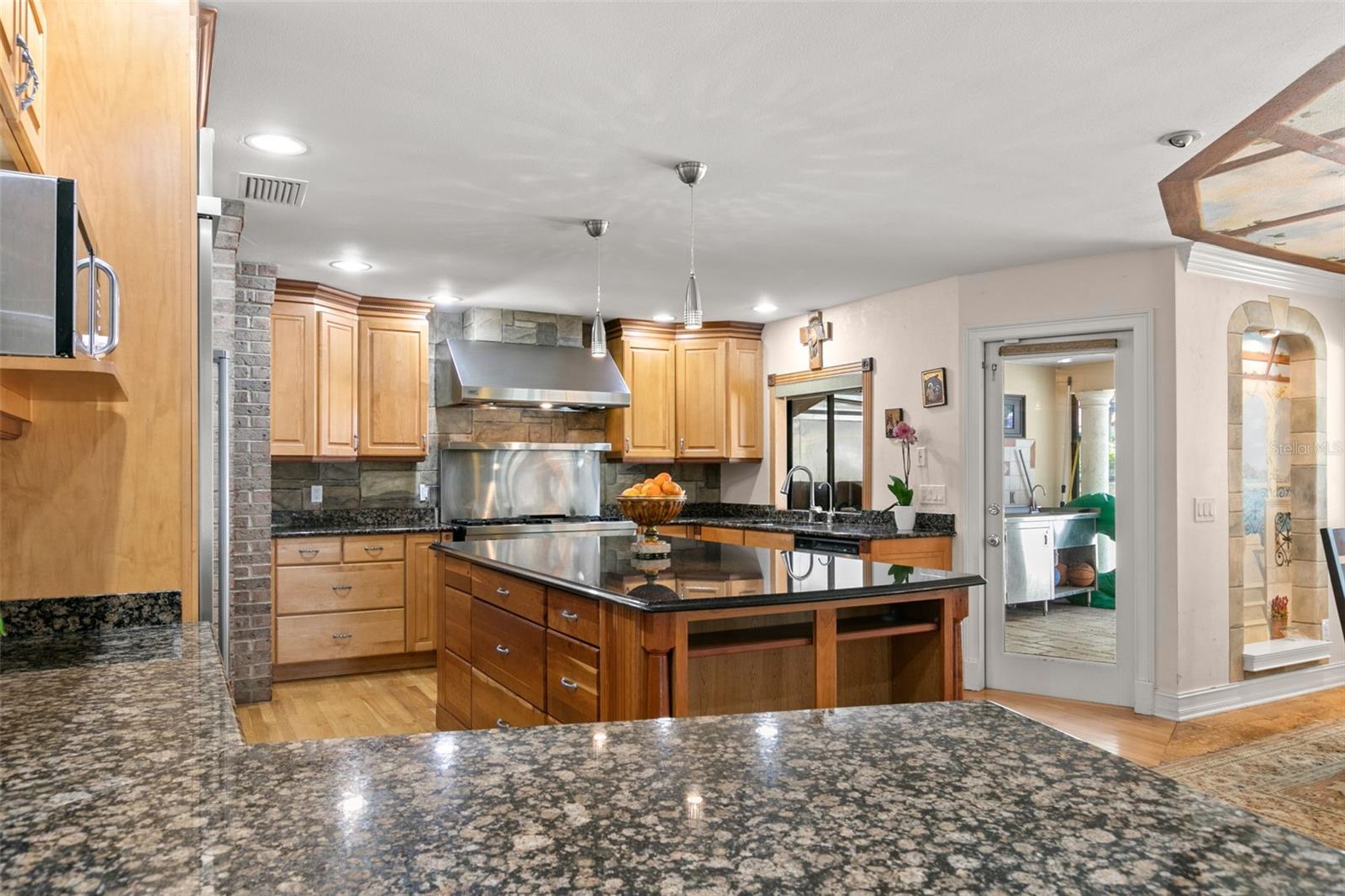 Image 17 of 72 For 3498 Shoreline Circle