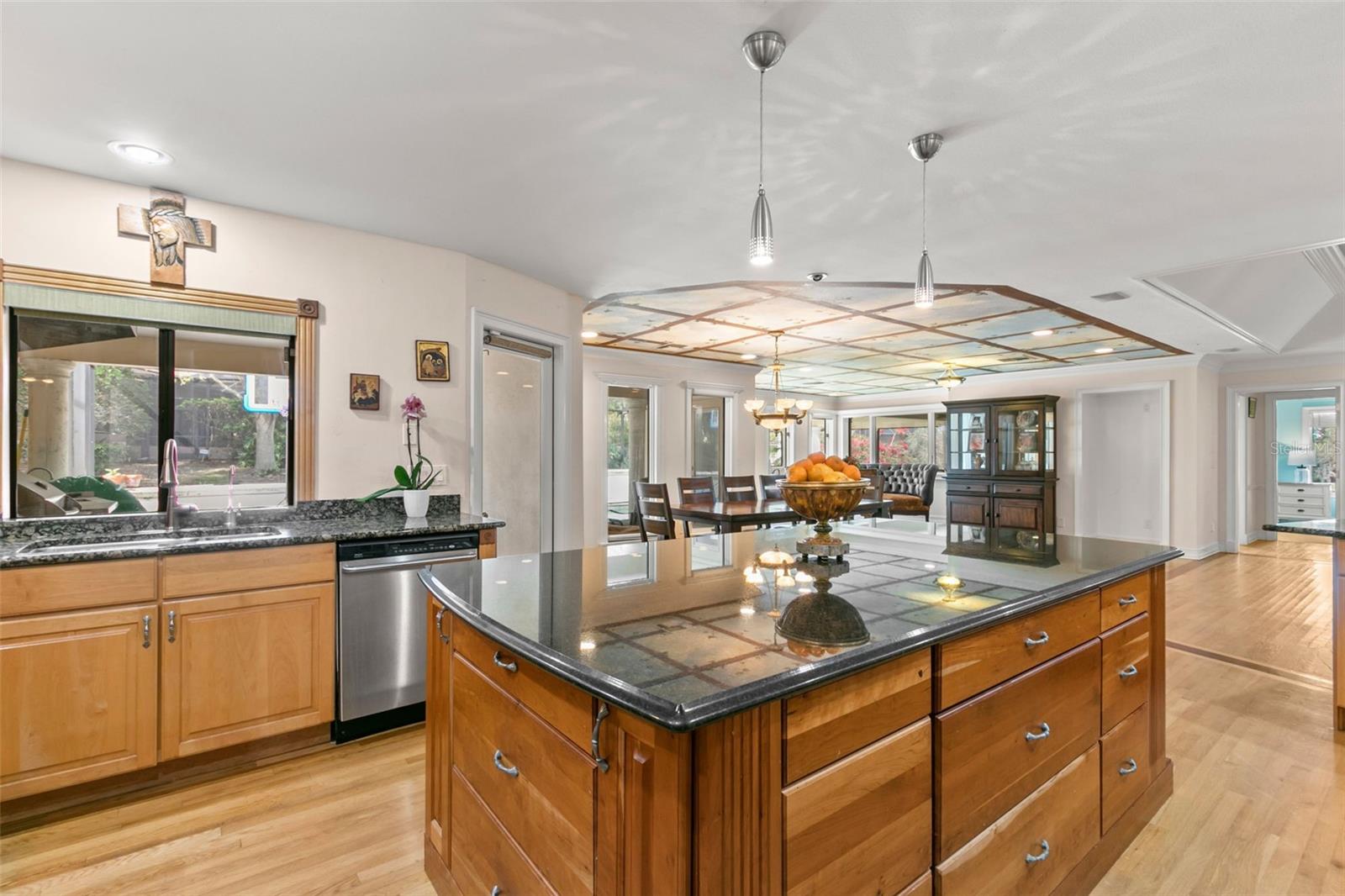 Image 18 of 72 For 3498 Shoreline Circle